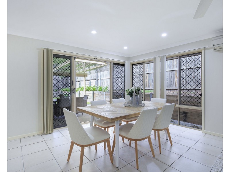 17 Shearwater Close, Albany Creek QLD 4035