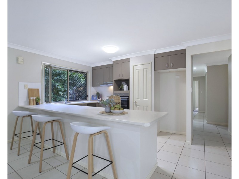 17 Shearwater Close, Albany Creek QLD 4035