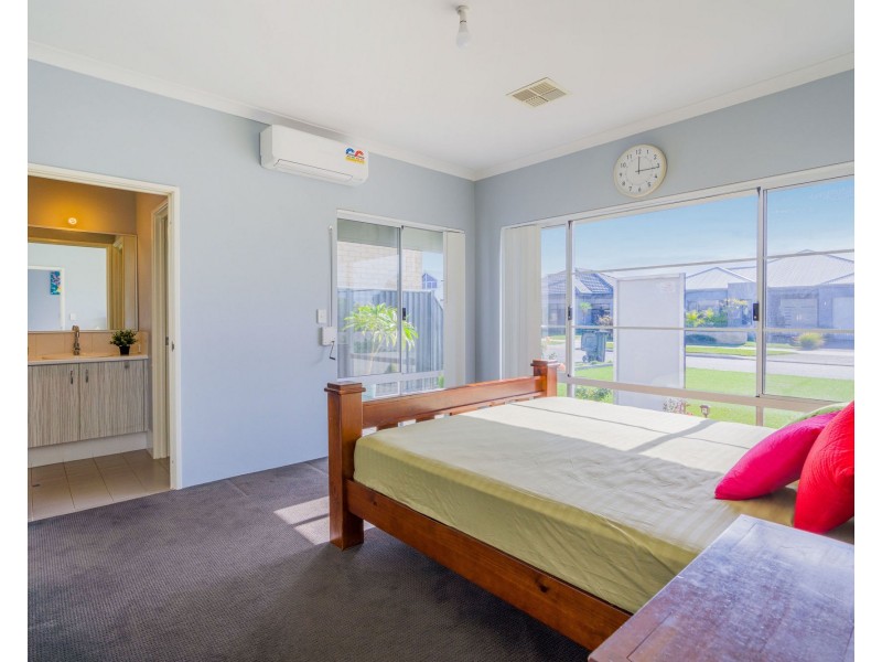 3 summerville boulevard, Caversham WA 6055