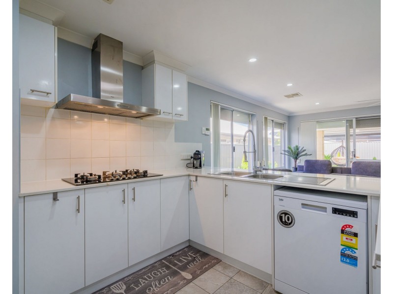 3 summerville boulevard, Caversham WA 6055