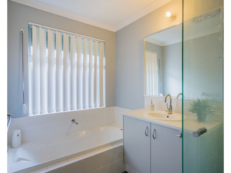 3 summerville boulevard, Caversham WA 6055