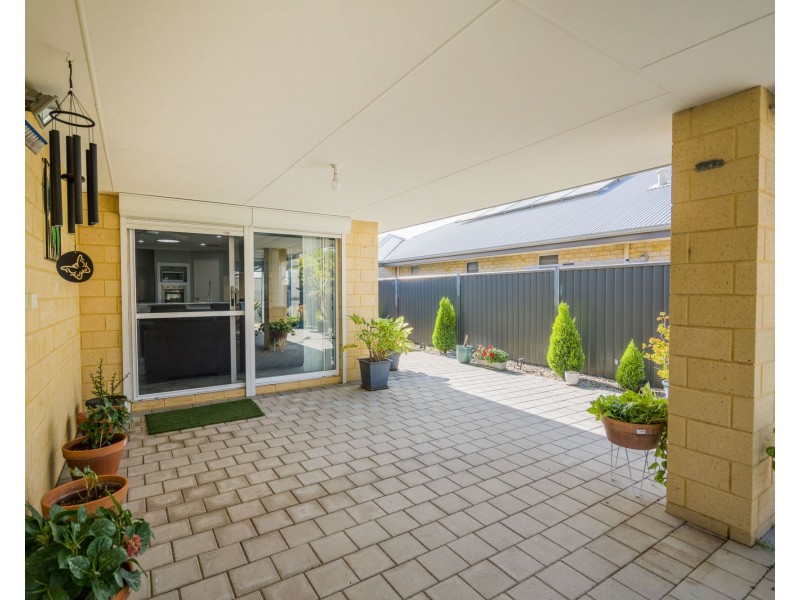 3 summerville boulevard, Caversham WA 6055