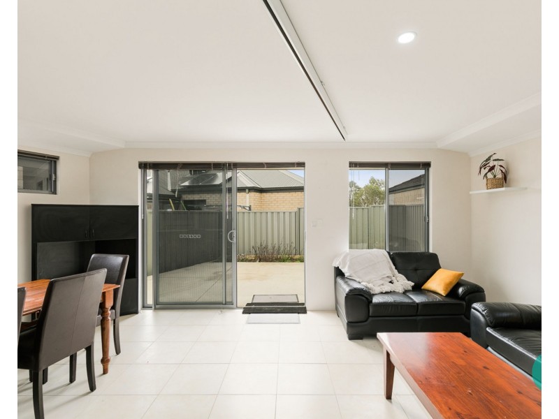 51c Magdalen Loop, Piara Waters WA 6112