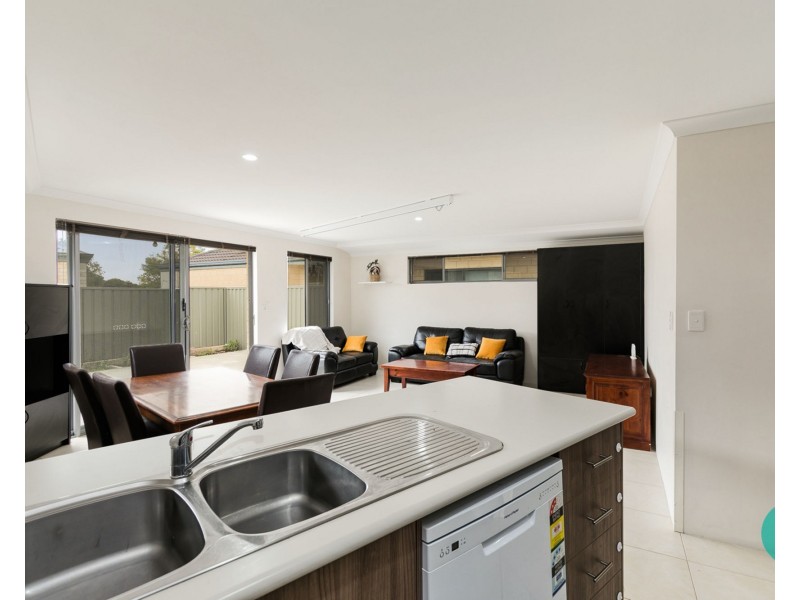 51c Magdalen Loop, Piara Waters WA 6112