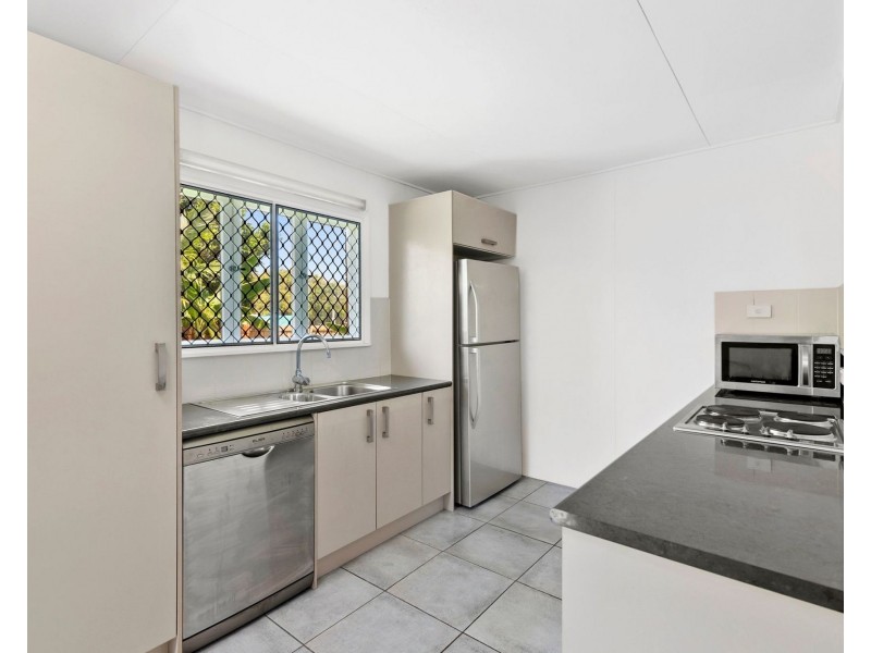 2 Yara Street, Bayview Heights QLD 4868