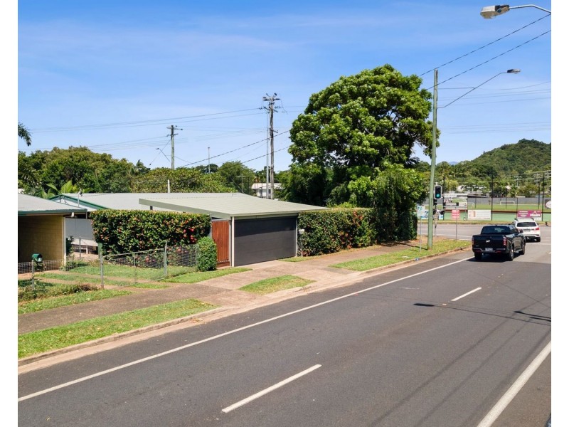 2 Yara Street, Bayview Heights QLD 4868