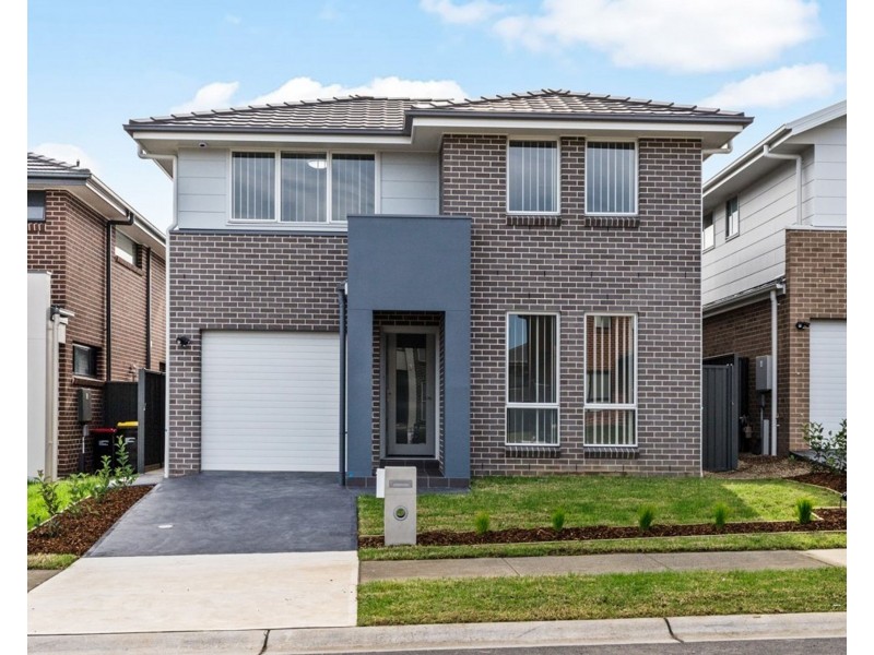 215 Dalmatia Avenue, Edmondson Park NSW 2174