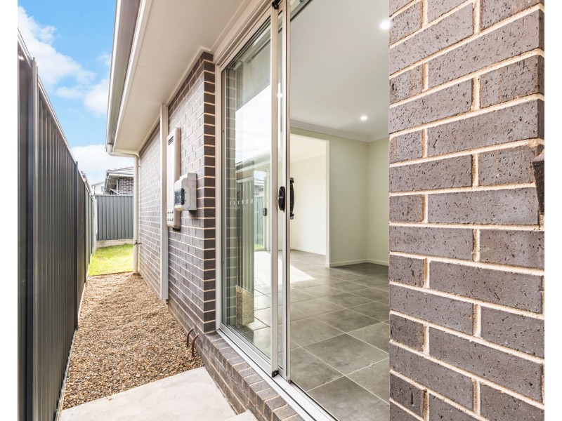 215a Dalmatia Avenue, Edmondson Park NSW 2174