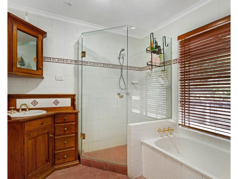 39 Yathong Court, Arana Hills QLD 4054