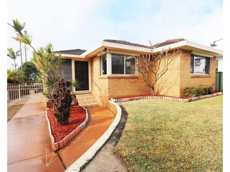 34 Dampier Boulevard, Killarney Vale NSW 2261