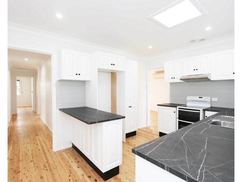 34 Dampier Boulevard, Killarney Vale NSW 2261