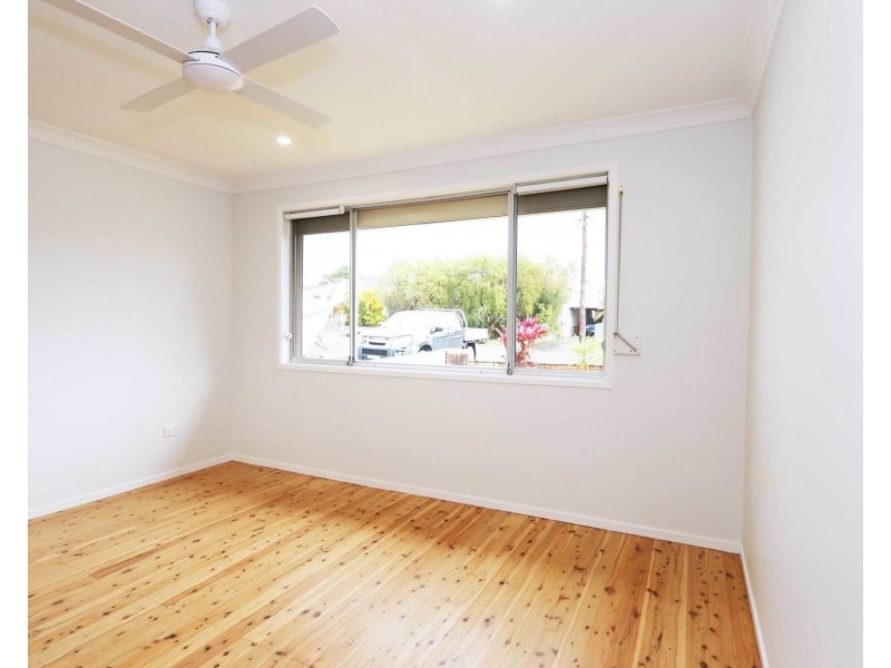 34 Dampier Boulevard, Killarney Vale NSW 2261
