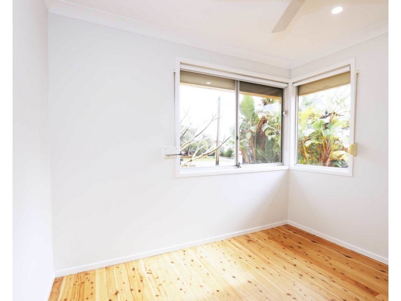 34 Dampier Boulevard, Killarney Vale NSW 2261