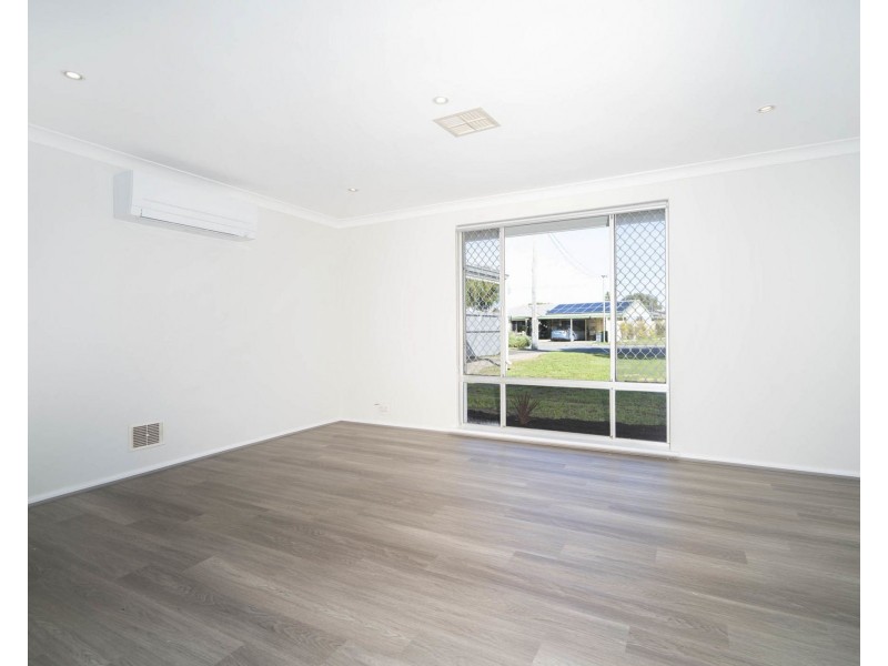 8 Hera Close, Cooloongup WA 6168