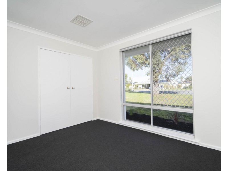 8 Hera Close, Cooloongup WA 6168