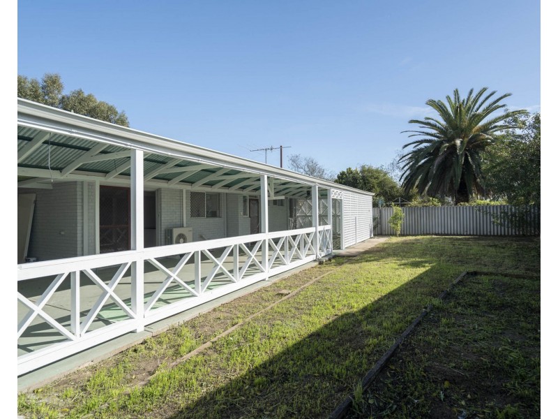 8 Hera Close, Cooloongup WA 6168