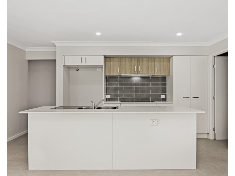 249 Tallagandra Road, Holmview QLD 4207