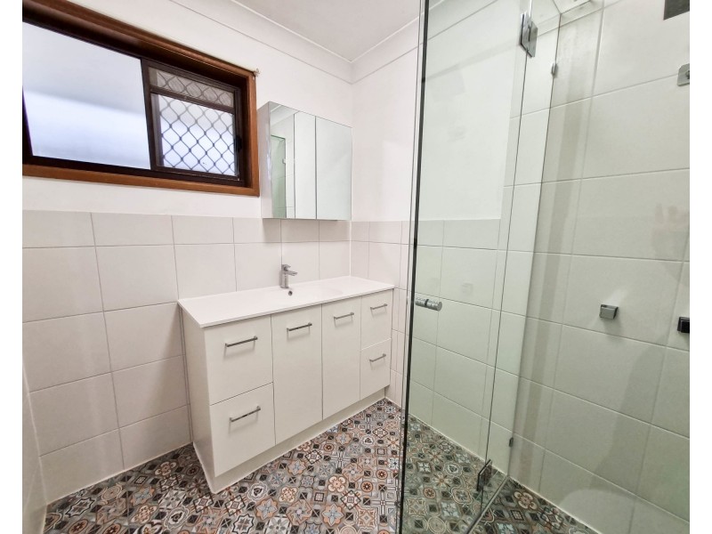 2/41 Fisher Avenue, Southport QLD 4215