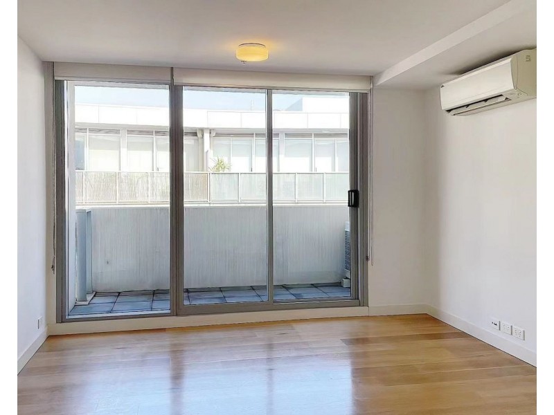 519/70 Nott Street, Port Melbourne VIC 3207