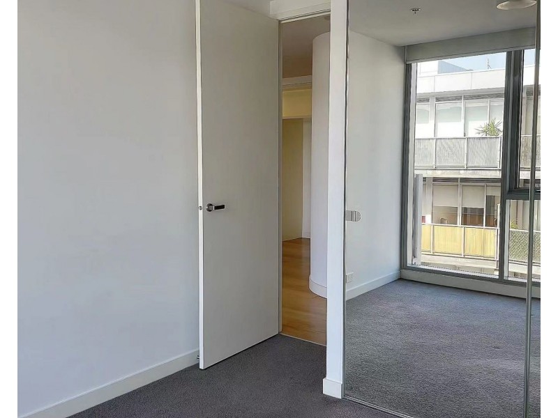 519/70 Nott Street, Port Melbourne VIC 3207