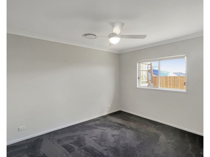 16 Southwood St, South Ripley QLD 4306