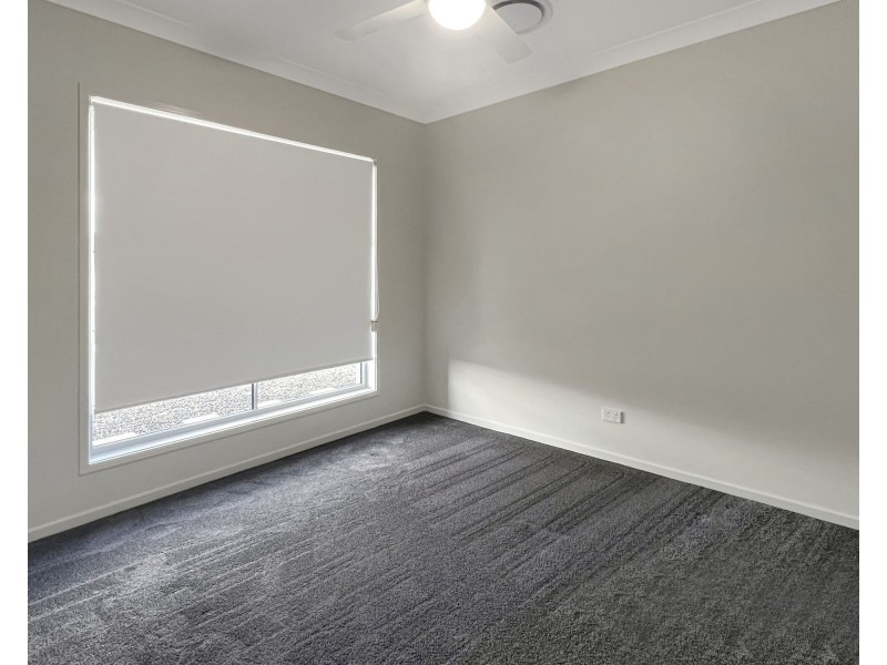16 Southwood St, South Ripley QLD 4306