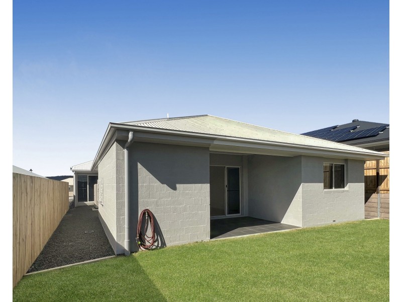 16 Southwood St, South Ripley QLD 4306