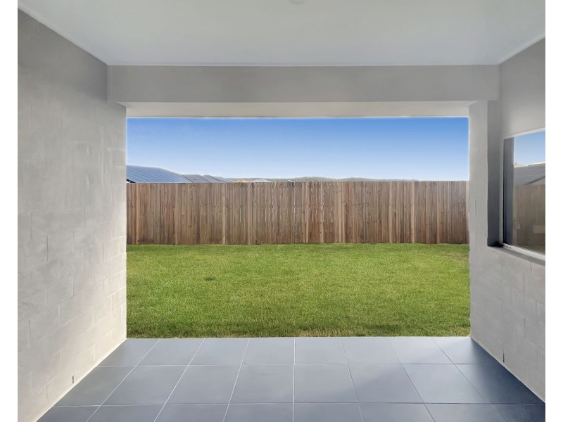 16 Southwood St, South Ripley QLD 4306
