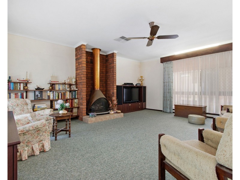 4 Fletcher Way, Mandurah WA 6210