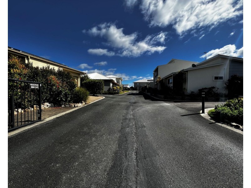 L15, 16 and 17, 20 Gympie Road, Tin Can Bay QLD 4580