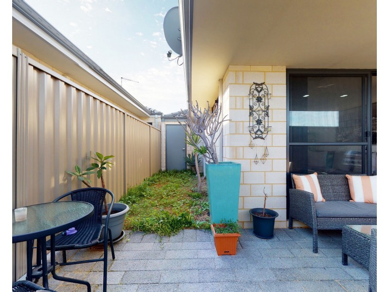 11 Oliveri Street, Sinagra WA 6065