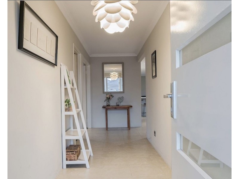 15 Lagoon Pass, Baldivis WA 6171
