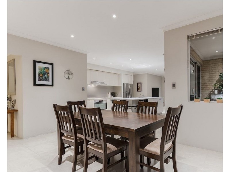 15 Lagoon Pass, Baldivis WA 6171