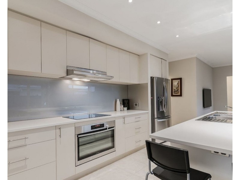 15 Lagoon Pass, Baldivis WA 6171