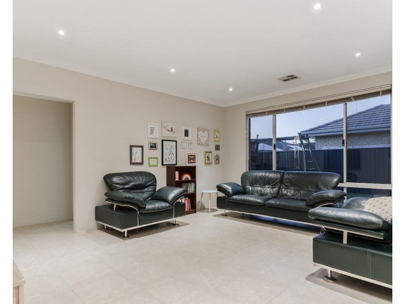 15 Lagoon Pass, Baldivis WA 6171