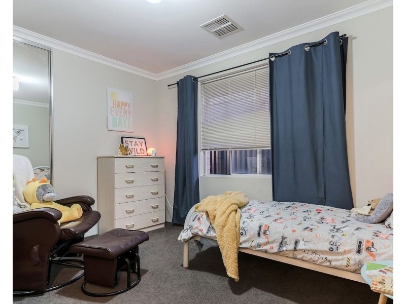 15 Lagoon Pass, Baldivis WA 6171