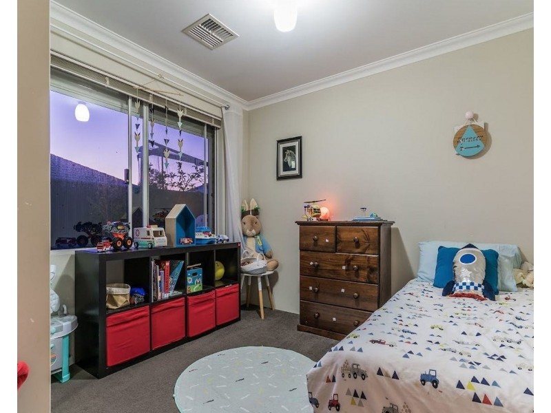 15 Lagoon Pass, Baldivis WA 6171