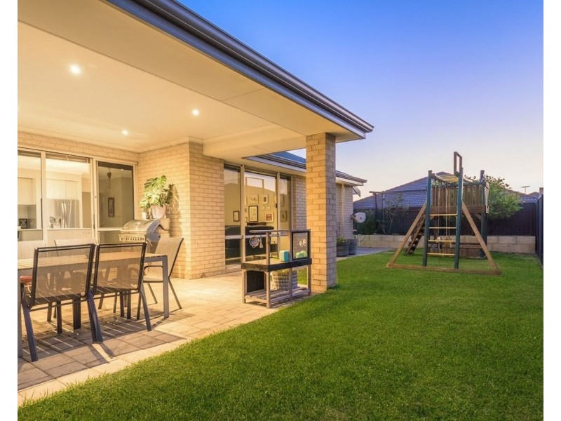 15 Lagoon Pass, Baldivis WA 6171