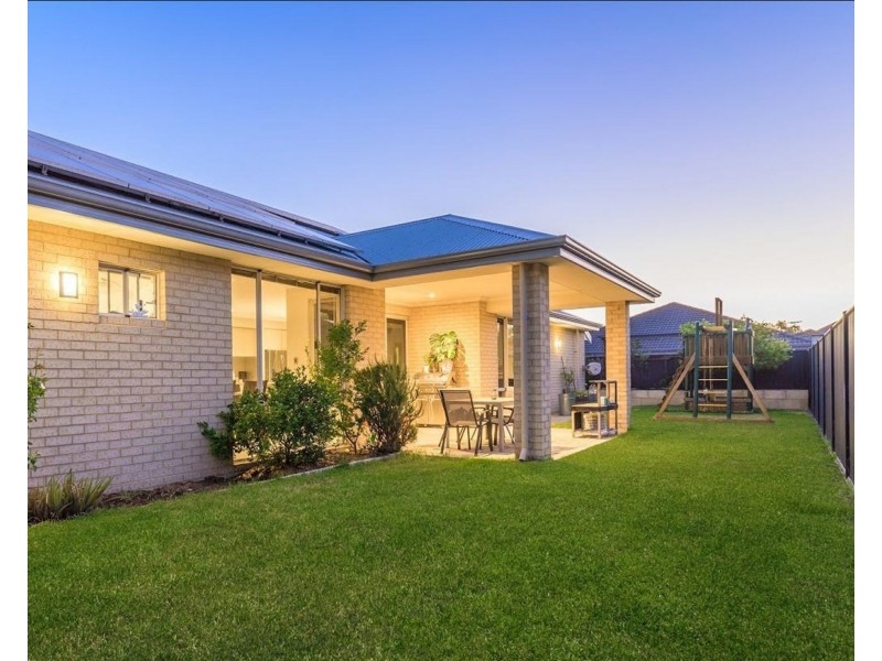 15 Lagoon Pass, Baldivis WA 6171