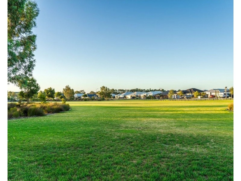 15 Lagoon Pass, Baldivis WA 6171