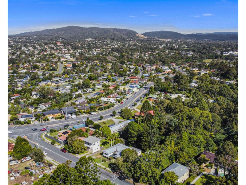 8 Buckland Road, Everton Hills QLD 4053