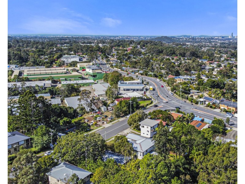 8 Buckland Road, Everton Hills QLD 4053