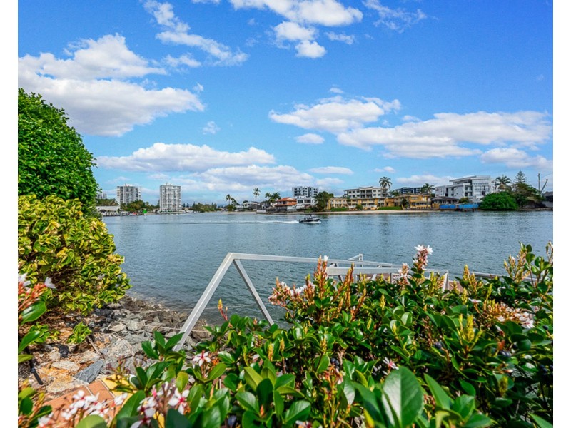 63/40 Ferny Ave, Surfers Paradise QLD 4217