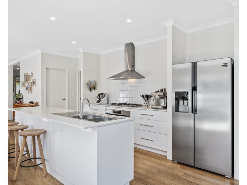 9 Liscombe Crescent, Harrisdale WA 6112