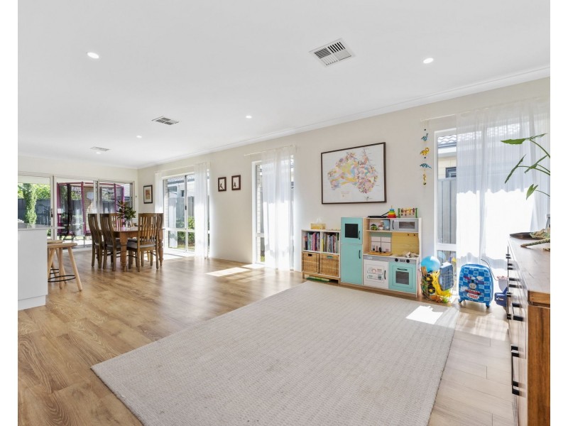 9 Liscombe Crescent, Harrisdale WA 6112