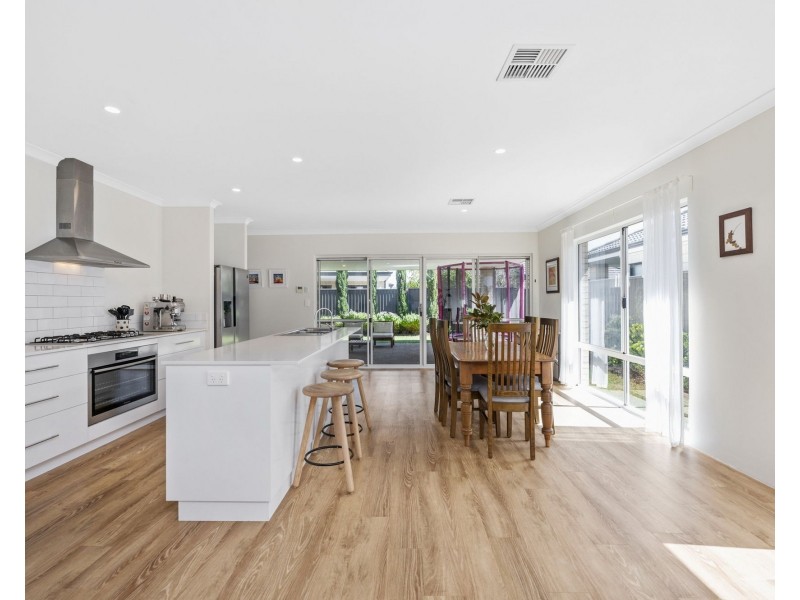 9 Liscombe Crescent, Harrisdale WA 6112