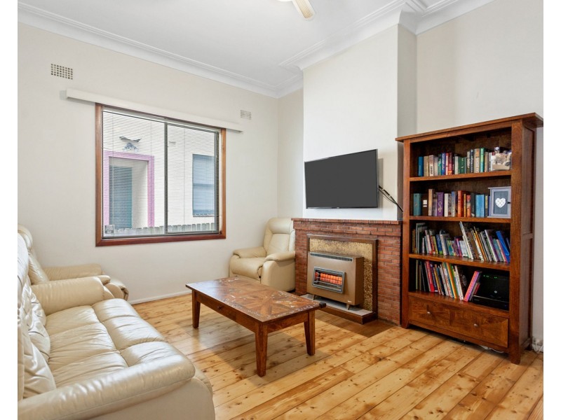 10 Park Road, Carlton NSW 2218