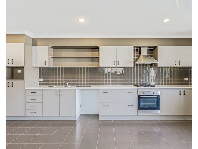 4/11 Pearl Street, Coomera QLD 4209