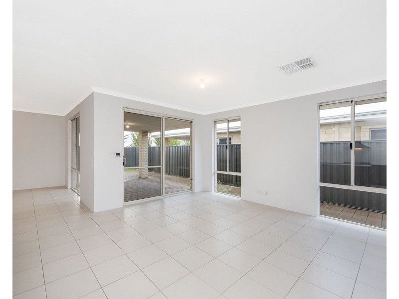 17 Huntington Ave, Wellard WA 6170