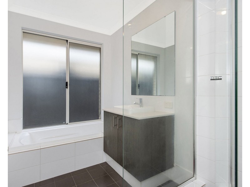 17 Huntington Ave, Wellard WA 6170